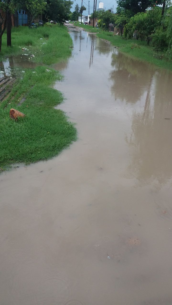 Lento escurrimiento de las aguas por las intensas lluvias