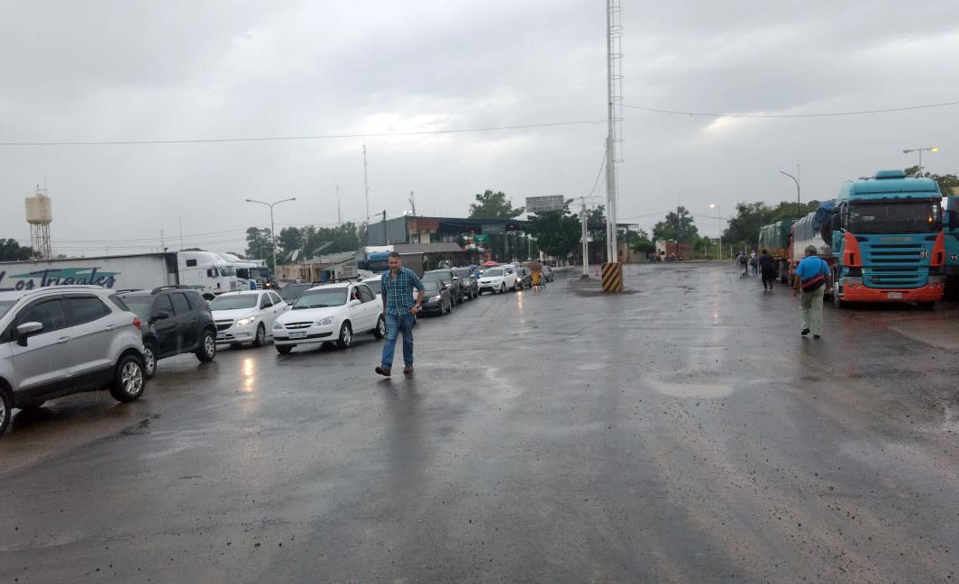Por falta de agua potable, cortan ruta internacional en Clorinda