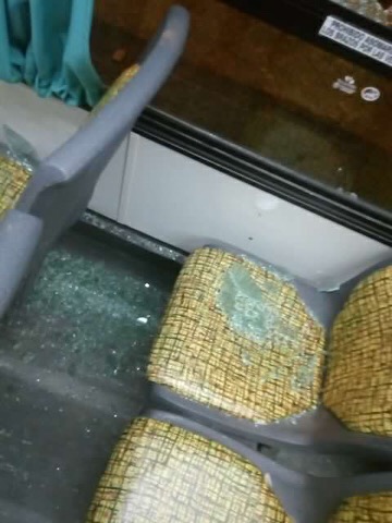 Otra vez atacaron un micro de CdS en el C5