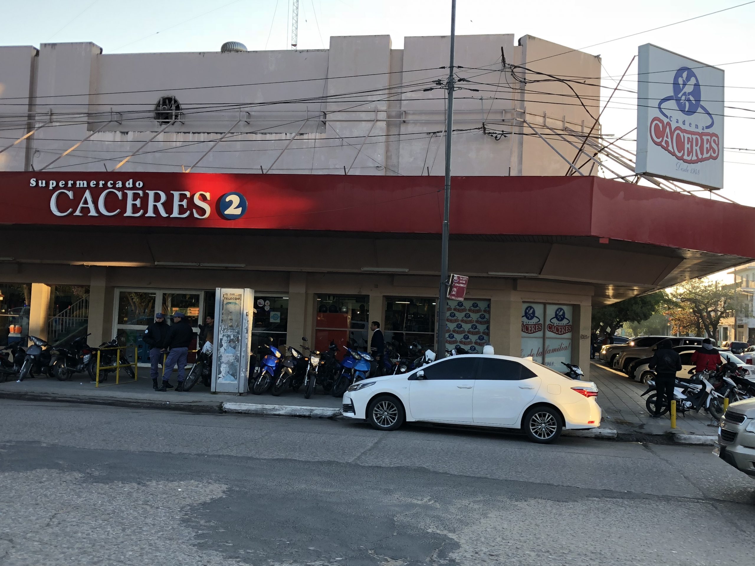 Robaron en el Cáceres frente a la plaza
