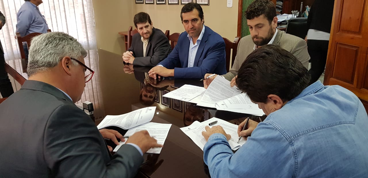 NACIÓN firmó convenios con Clorinda y Tres Lagunas