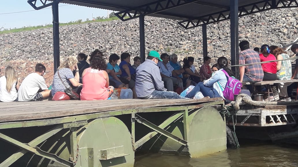 Por los fuertes, vientos, quedaron varados en el puerto de Alberdi