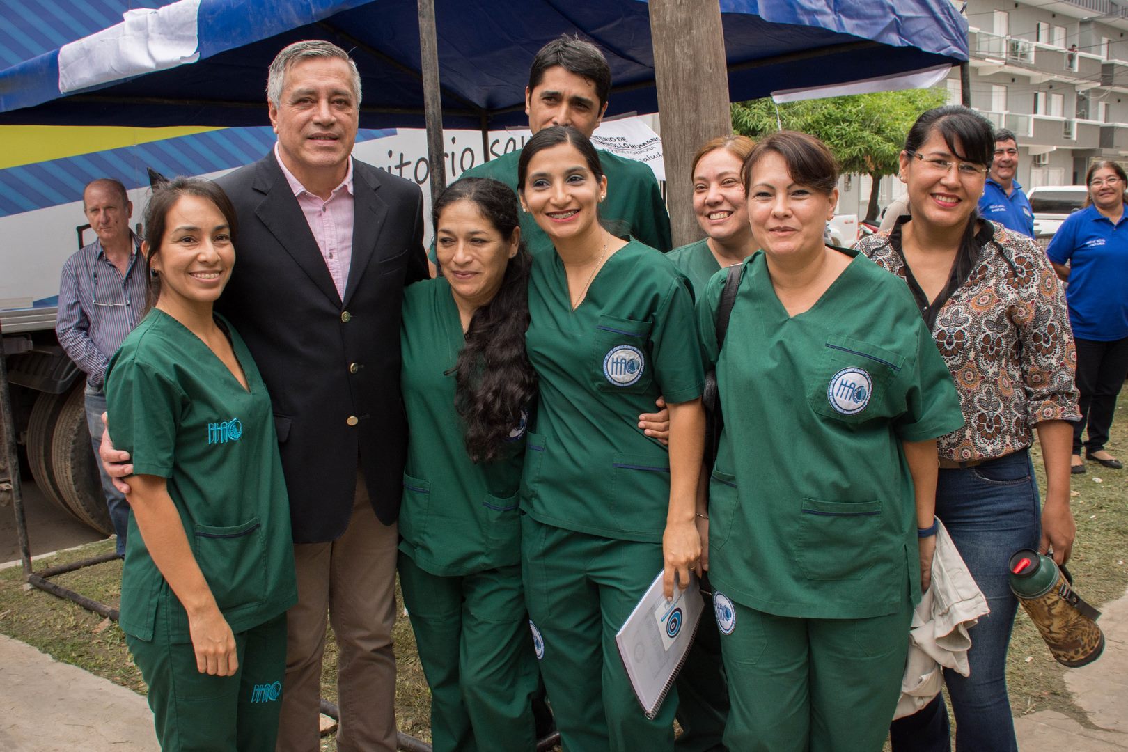 Décima se reunió con jóvenes universitarios y anticipó trabajo de la Unidad Móvil Sanitaria