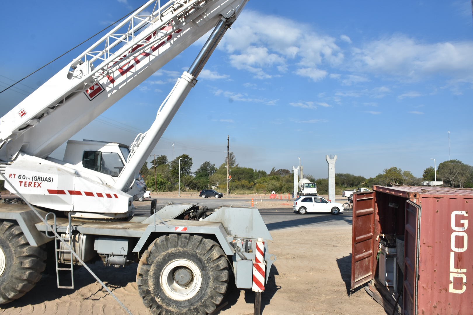Comienzan a armar puente peatonal en la R11