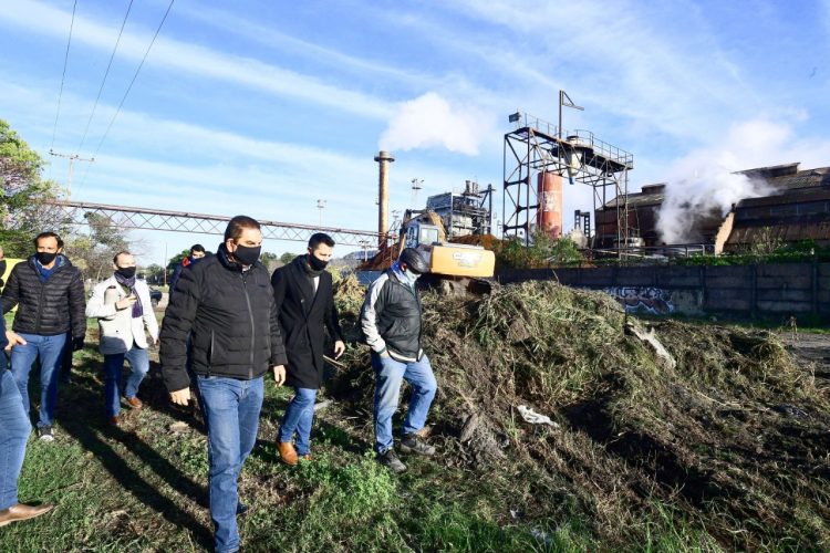 Iniciaron obras de lo que será la bajada municipal de lanchas y paseo urbano