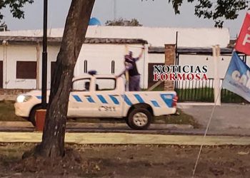 Guadalupe: la Policía se llevó los arcos de una cancha para evitar que se junten a jugar