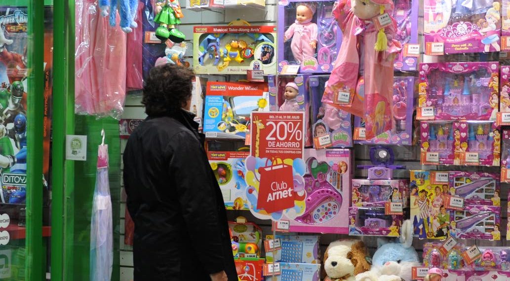 El Gobierno extendió hasta las 21 y por tres días el horario de atención comercial por el día del niño