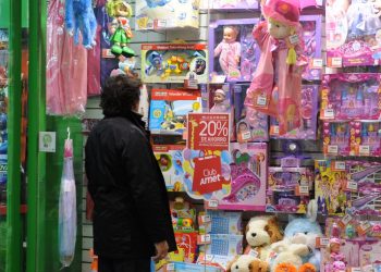 El Gobierno extendió hasta las 21 y por tres días el horario de atención comercial por el día del niño