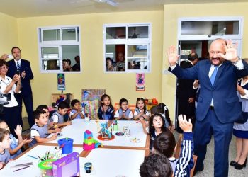 El ministro de Gobierno afirmó que será Insfrán quien decidirá en qué momento vuelven las clases