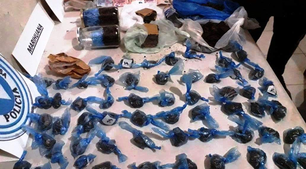 Importante despliegue policial en allanamiento a un centro de distribución de drogas en Juárez