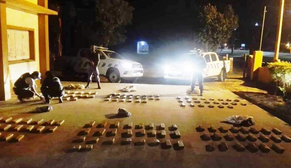 Hallan 101 kilos de marihuana abandonados a la vera de la ruta nacional 86 en Belgrano