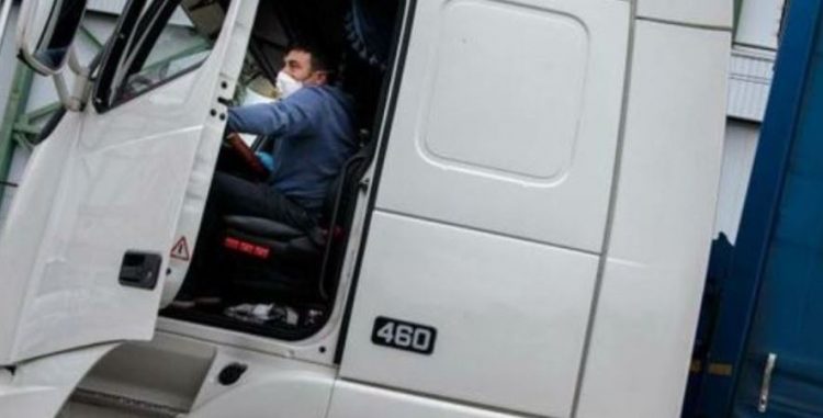 Camioneros se manifiestan en la ruta, piden no ser estigmatizados