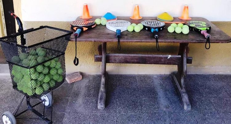 Quedaron detenidos por jugar al padel