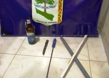 Inadaptados atacaron con piedras, hierros y un arma blanca a policías, dos quedaron detenidos