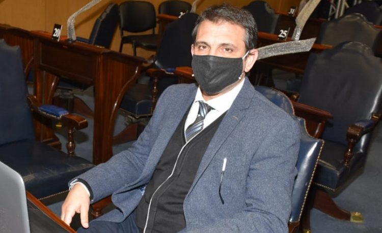 Quique Ramírez presentó un proyecto de ley para crear un programa de fomento al empleo joven