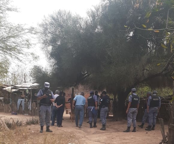 Bebían alcohol, discutieron, uno de ellos sacó un arma y mató a una mujer