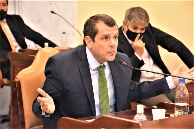 Fabián Olivera propuso la creación de mercados municipales en los barrios de la ciudad