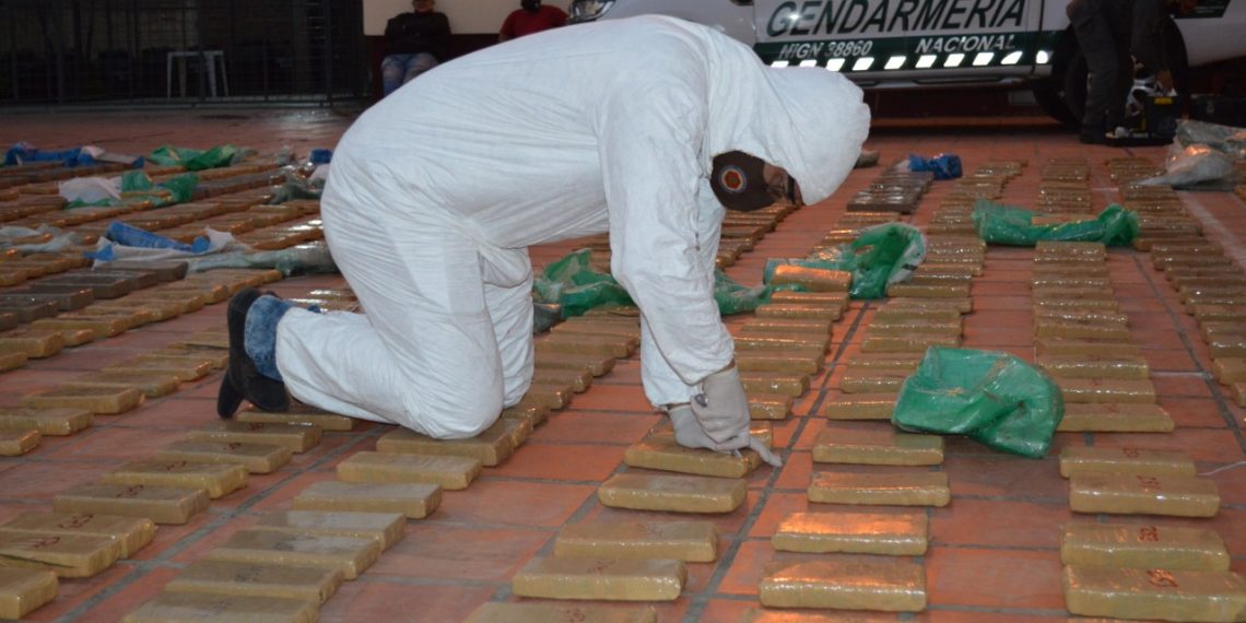 Golpe a cártel narco: GN secuestró más de 3.455 kilos de marihuana y detuvo a dos personas