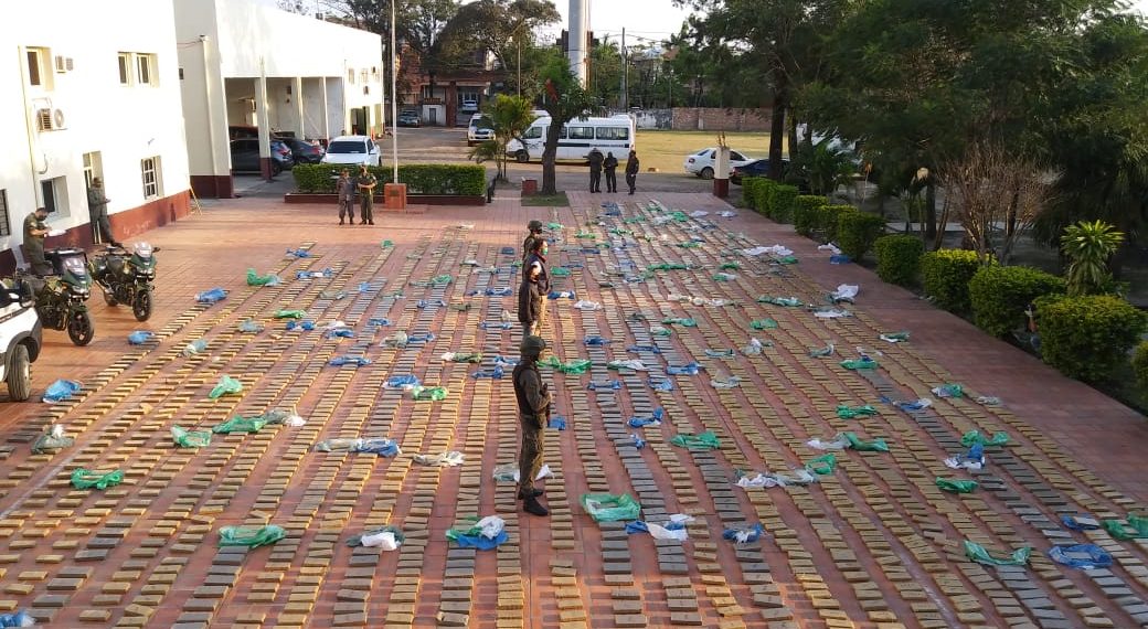 Golpe a cártel narco: GN secuestró más de 3.455 kilos de marihuana y detuvo a dos personas