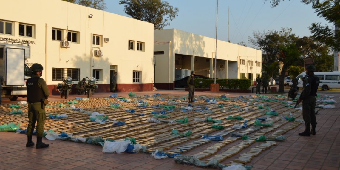 Golpe a cártel narco: GN secuestró más de 3.455 kilos de marihuana y detuvo a dos personas