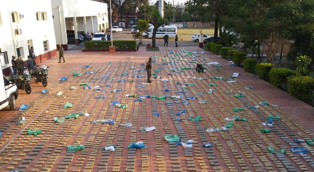 Golpe a cártel narco: GN secuestró más de 3.455 kilos de marihuana y detuvo a dos personas