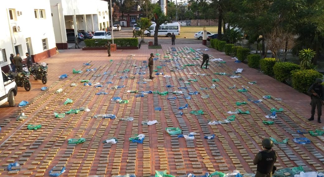 Golpe a cártel narco: GN secuestró más de 3.455 kilos de marihuana y detuvo a dos personas