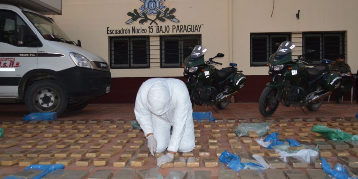 Golpe a cártel narco: GN secuestró más de 3.455 kilos de marihuana y detuvo a dos personas