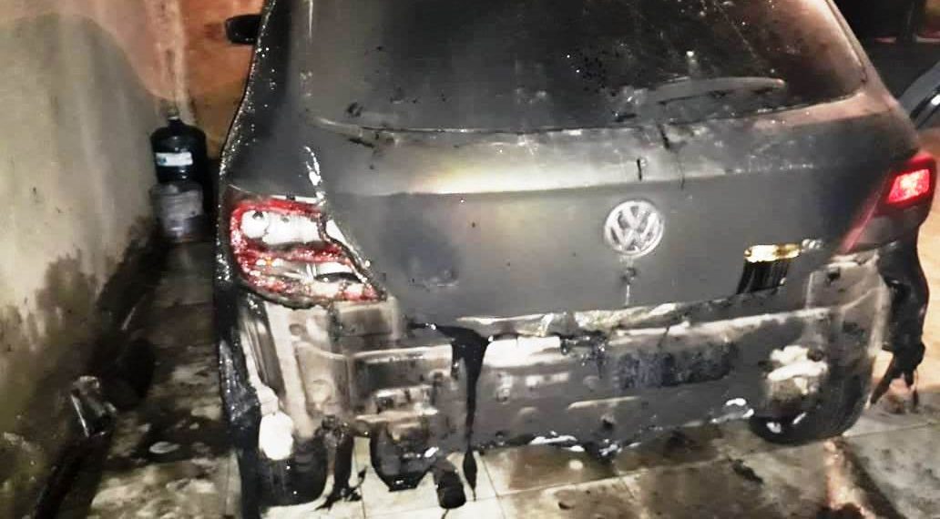 Investigadores le siguen la pista a dos «quemacoches» que atacaron bienes en el barrio Santa Rosa