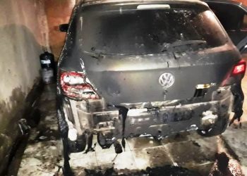 Investigadores le siguen la pista a dos «quemacoches» que atacaron bienes en el barrio Santa Rosa