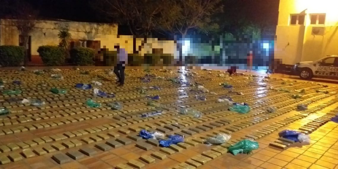 Golpe a cártel narco: GN secuestró más de 3.455 kilos de marihuana y detuvo a dos personas