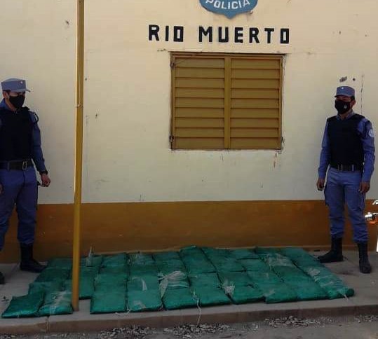 En dos operativos, secuestran 59 kilos de hojas de coca llevados en motos de alta cilindrada