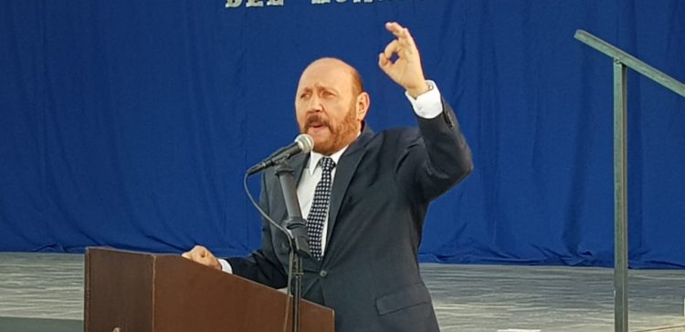 Cornejo dijo: «Me tratan como si yo fuera Insfrán y a Mendoza como si fuera Formosa»; y Gildo le contestó.