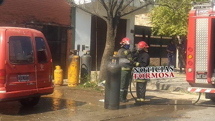 Explosión y fuego en una panadería sacudieron la siesta formoseña