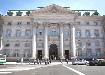 El Banco Nación y la Asociación Bancaria firmaron acuerdo para el cupo laboral trans