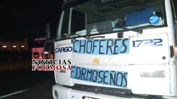 Camioneros se manifiestan en la ruta, piden no ser estigmatizados