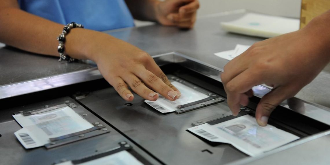 El RENAPER prosigue a ritmo normal su tarea de impresión de pasaportes y DNI