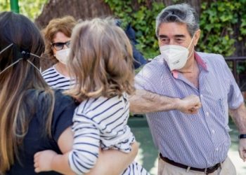 Habilitan reuniones familiares al aire libre de hasta 10 personas para domingos y feriados