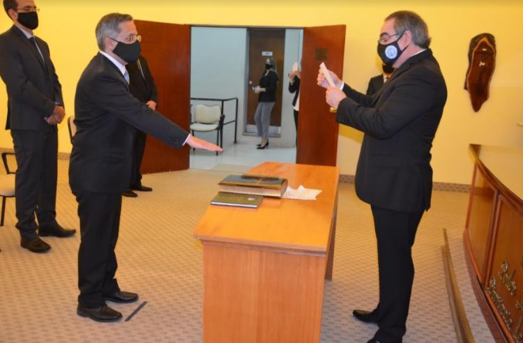 Asumieron sus cargos tres juezas, dos jueces, un defensor de Cámara y una secretaria