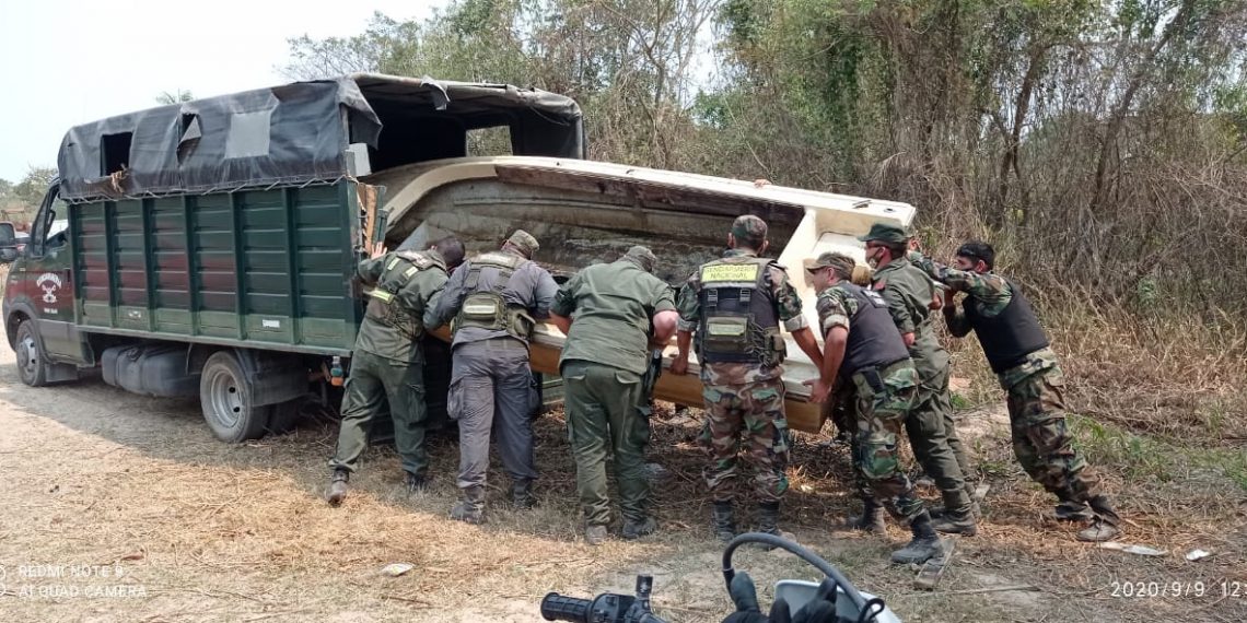 El Escuadrón 16 Clorinda de GN incautó tres canoas usadas para ingresos clandestinos