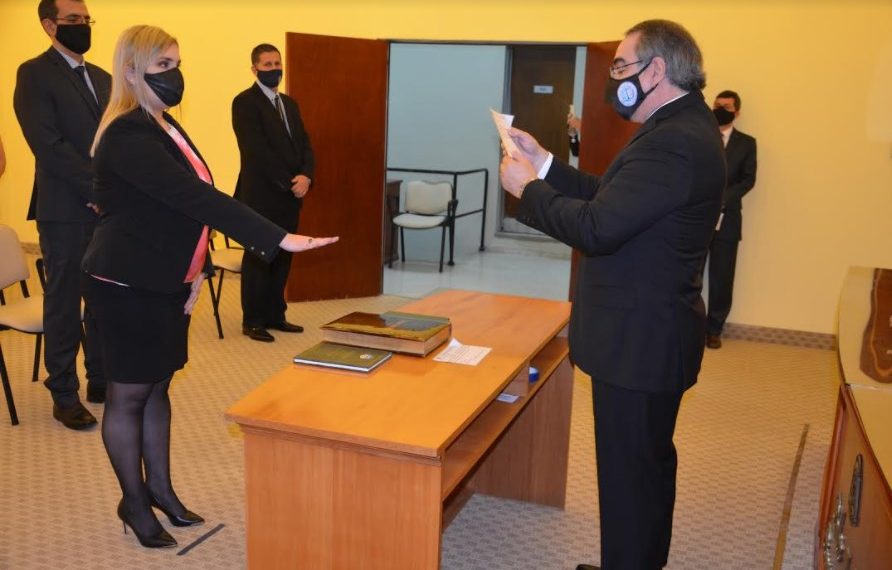 Asumieron sus cargos tres juezas, dos jueces, un defensor de Cámara y una secretaria