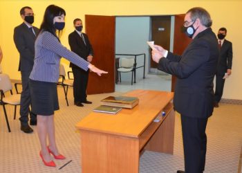 Asumieron sus cargos tres juezas, dos jueces, un defensor de Cámara y una secretaria