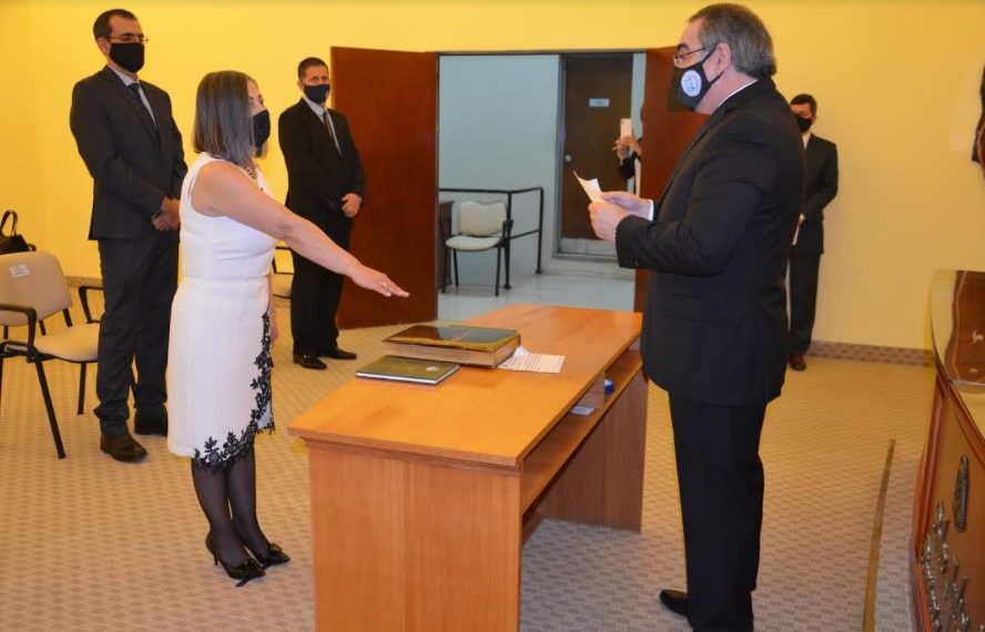 Asumieron sus cargos tres juezas, dos jueces, un defensor de Cámara y una secretaria