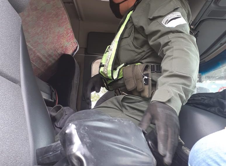 GN secuestró de un camionero, 10 kilos de cocaína valuados en más de 17 millones de pesos