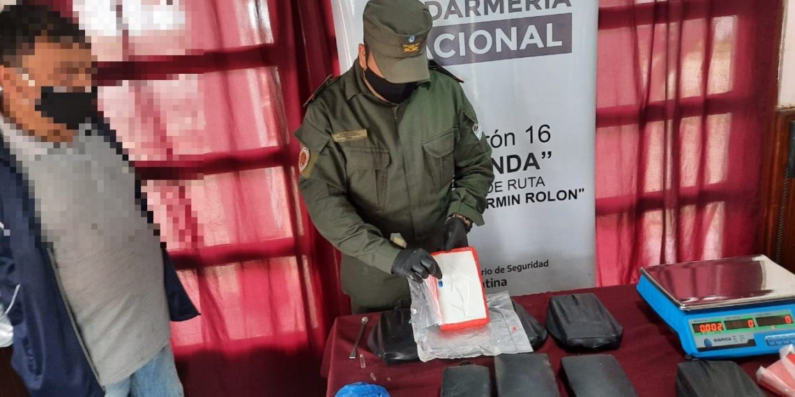 GN secuestró de un camionero, 10 kilos de cocaína valuados en más de 17 millones de pesos