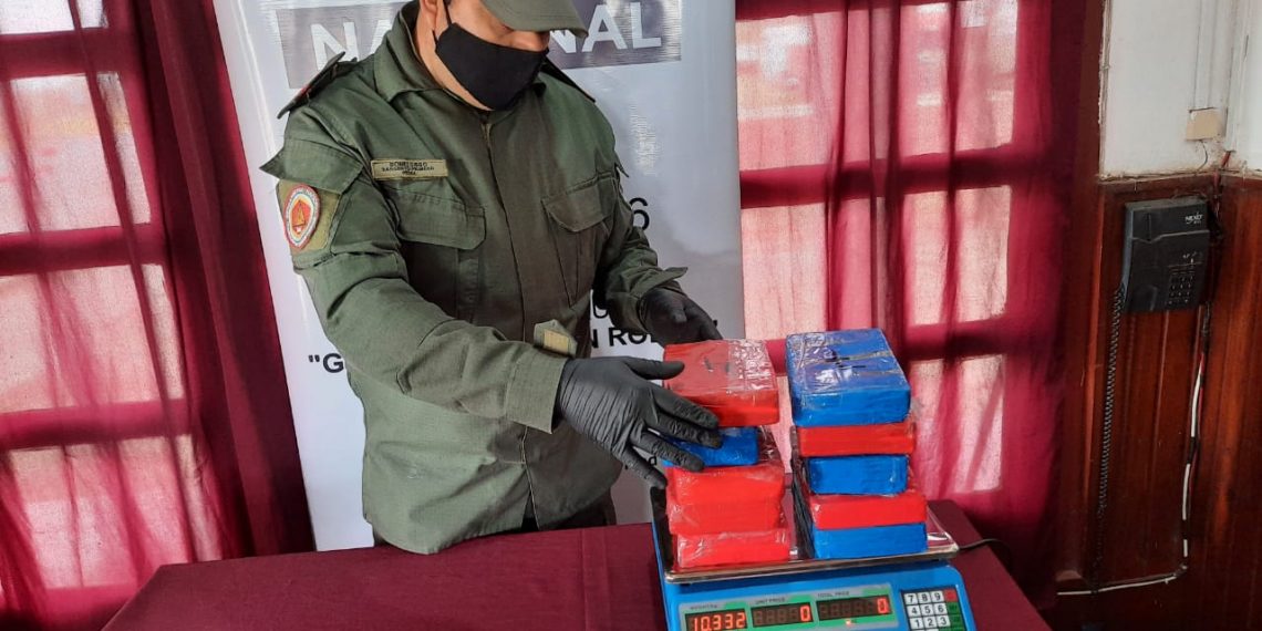 GN secuestró de un camionero, 10 kilos de cocaína valuados en más de 17 millones de pesos