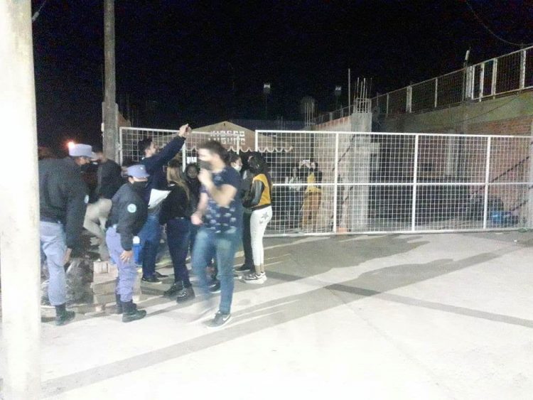 Sábado alocado: 36 fiestas clandestinas fueron intervenidas por la Policía