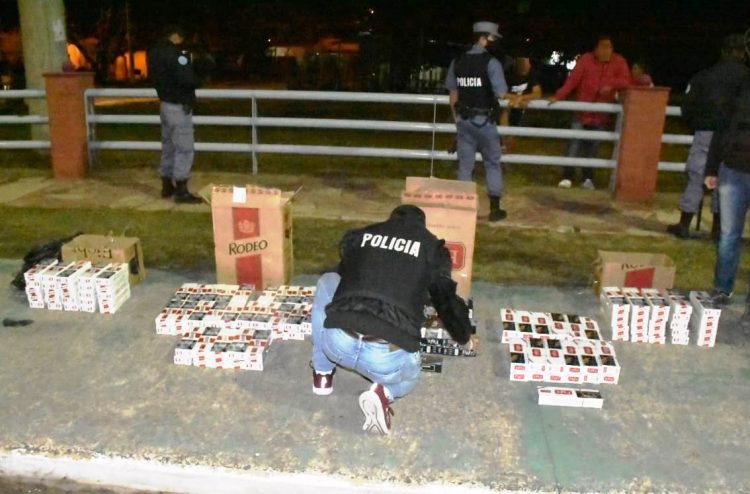 Fue descubierto trasladando 175 mil en cigarrillos sin aval aduanero y quedó detenido