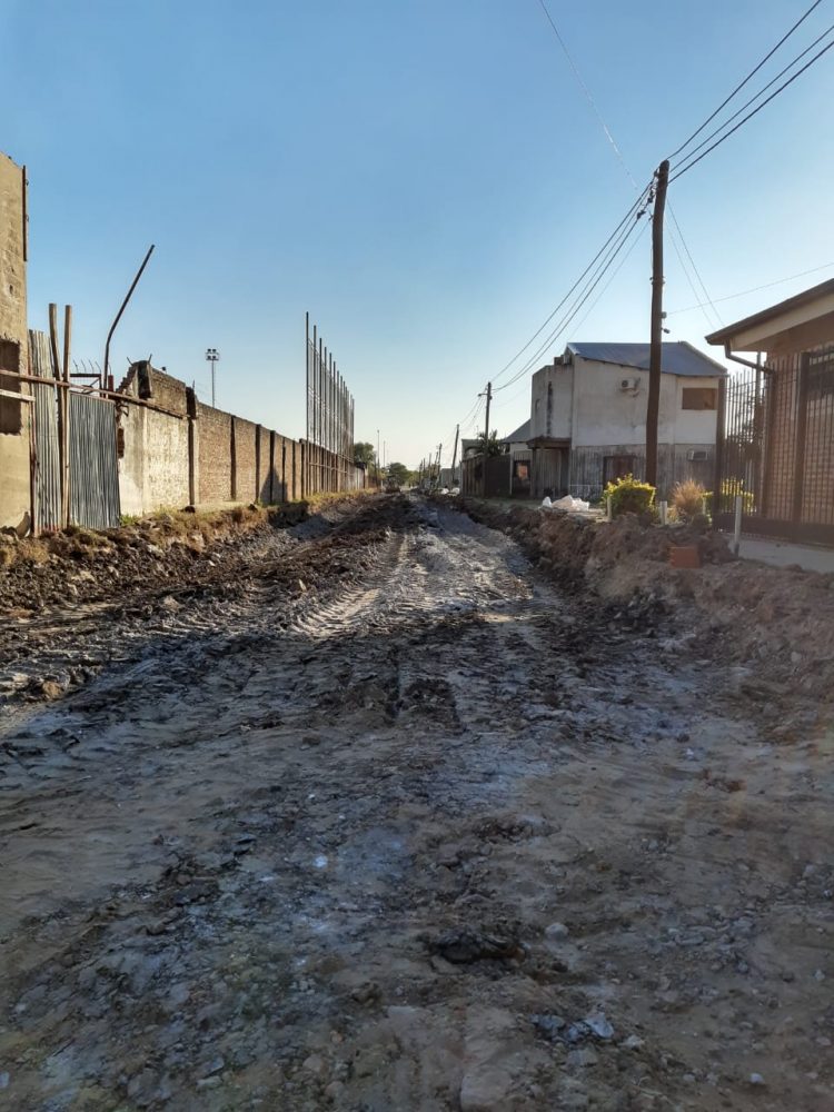 Montoya felicitó a vecinos por fomentar la reactivación de obras de pavimento en el San Miguel