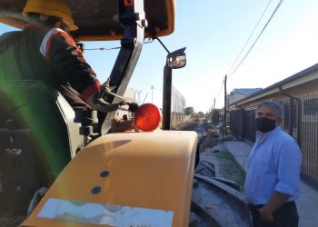 Montoya felicitó a vecinos por fomentar la reactivación de obras de pavimento en el San Miguel