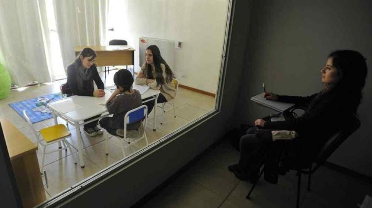 Un niño de 9 años contó a la Justicia que fue abusado y golpeado por su padrastro